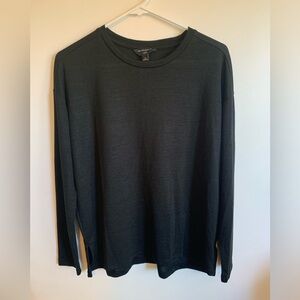 Banana Republic luxespun size M shirt, great condition, loose fit